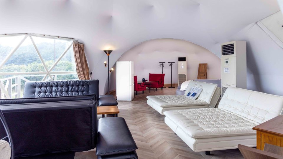 グランドドーム彩の室内