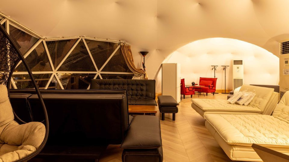 グランドドーム彩の室内